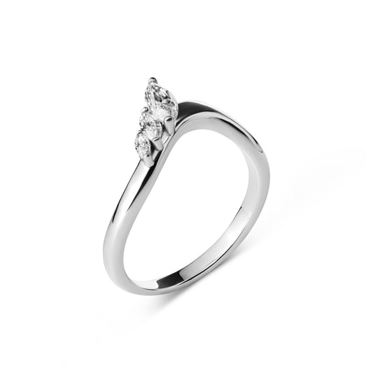 Anello Selene Fede Silhouette Curva e Tre Pietre Marquise Moissanite